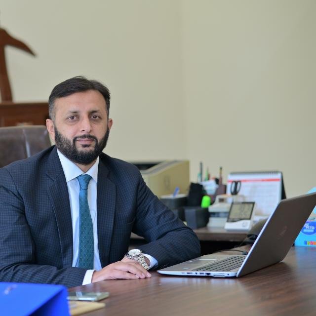 Dr. Umar Farooq